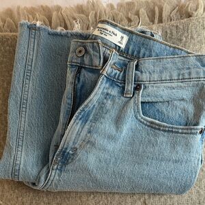 Abercrombie & Fitch High Rise 90s Relaxed Jean - Size 26 / 2s